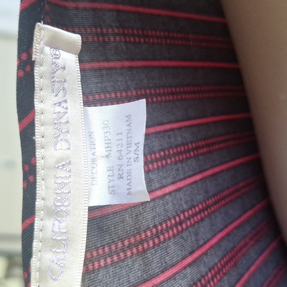 🎁California Dynasty Smooth Red Stripe Robe, Size S/M - Picture 6 of 7